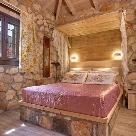 Rodakas Seaside Nest