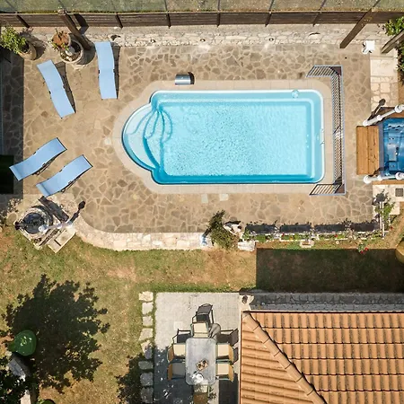 Rodakas Seaside Nest Vila *